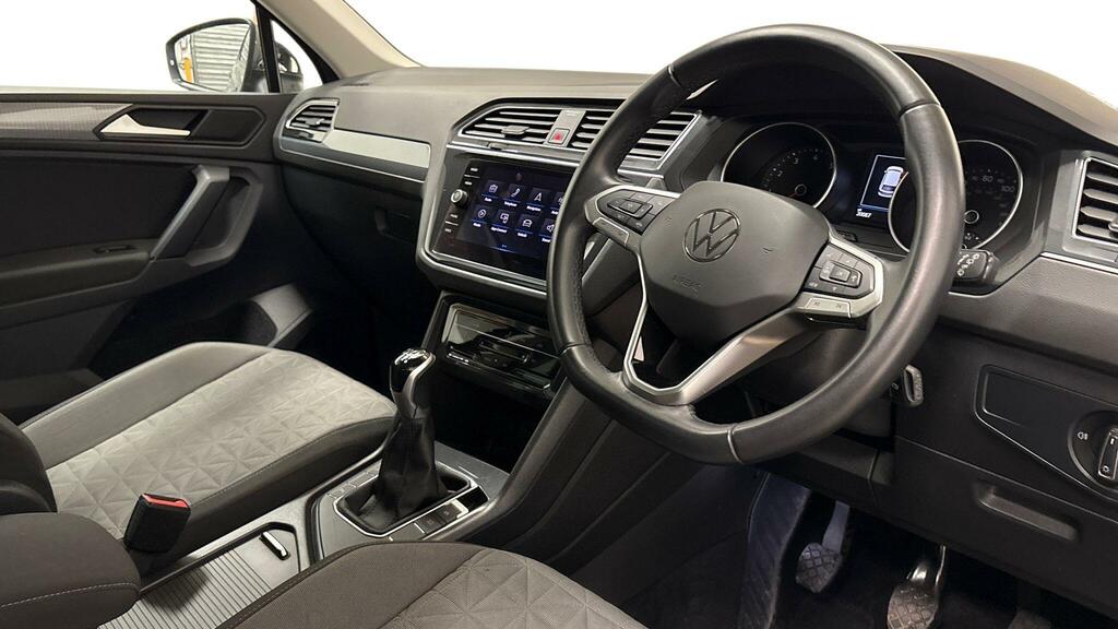 Volkswagen Tiguan 1.5 Tsi 150 Life Grey #6