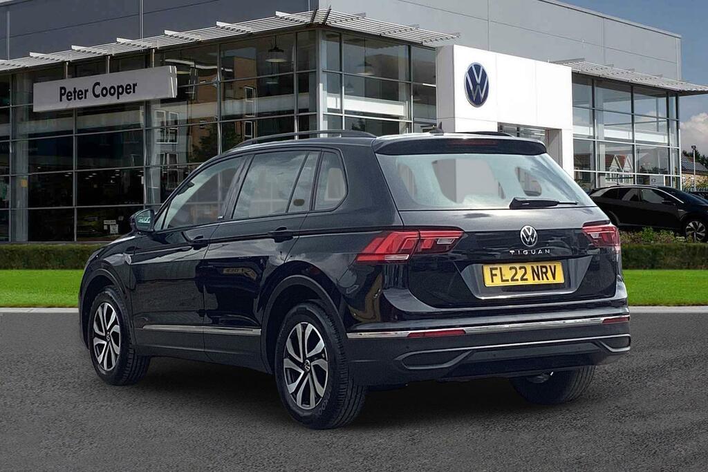 Volkswagen Tiguan 1.5 Tsi Active FL22NRV Black #3