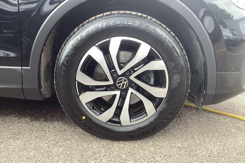 Volkswagen Tiguan 1.5 Tsi Active FL22NRV Black #5