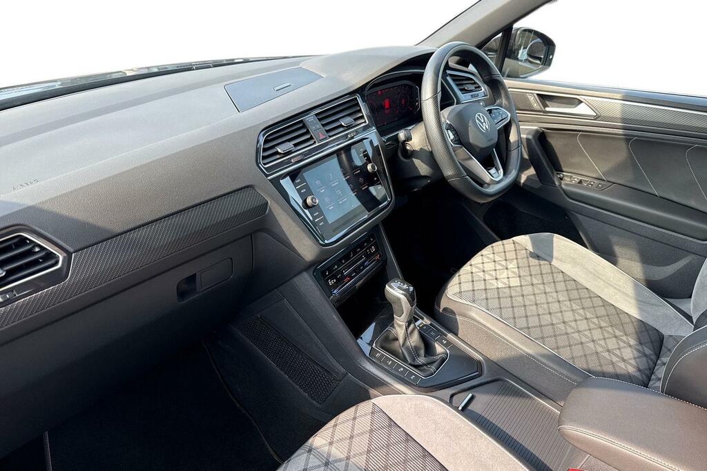 Volkswagen Tiguan 1.4 Tsi Ehybrid R-line Dsg YT23EPD Black #2