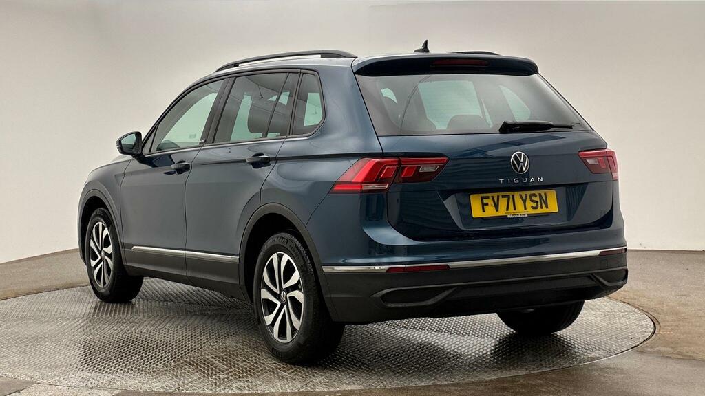Volkswagen Tiguan Active Black #3