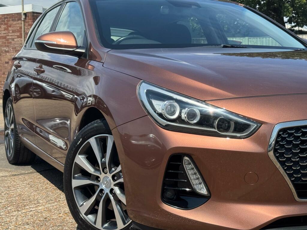 Hyundai I30 1.6 Crdi Se Nav Red #9