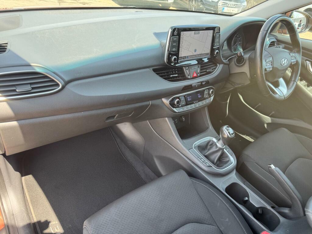 Hyundai I30 1.6 Crdi Se Nav Red #14