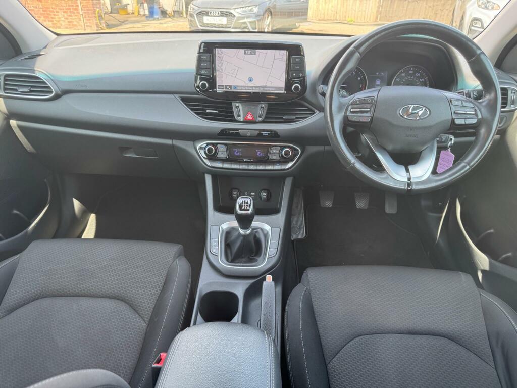 Hyundai I30 1.6 Crdi Se Nav Red #15