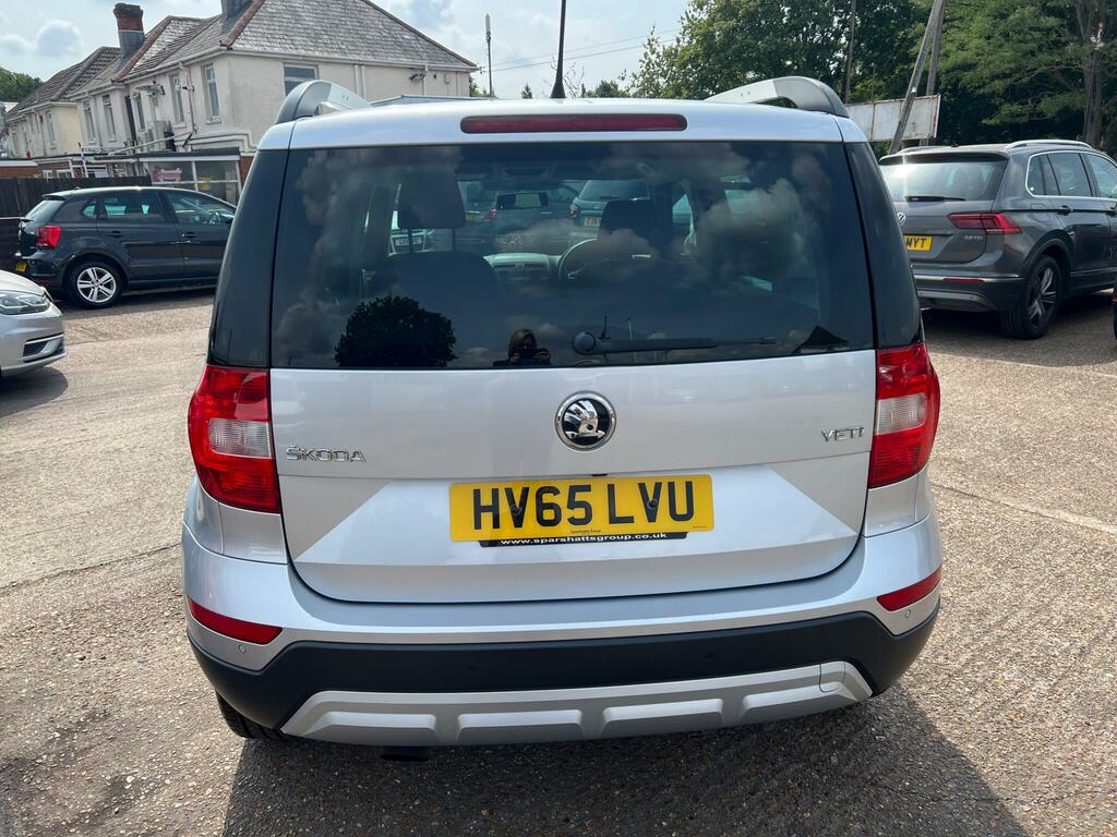 Skoda Yeti 1.2 Tsi Se Outdoor Dsg Euro 6 Ss Silver #6