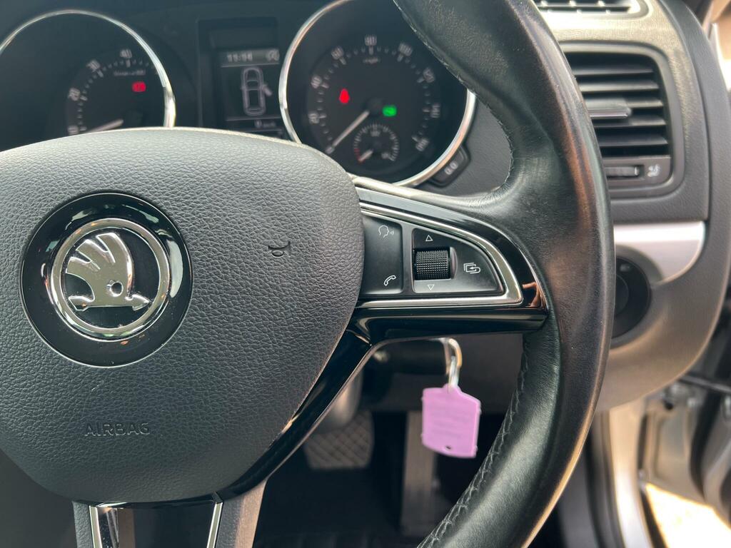 Skoda Yeti 1.2 Tsi Se Silver #17