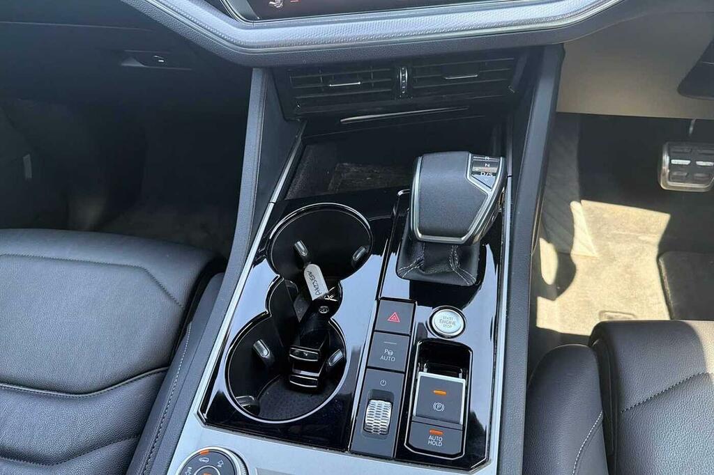 Volkswagen Touareg R-line Tech Plus Grey #17