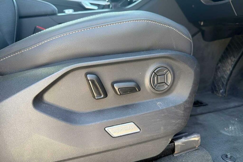 Volkswagen Touareg R-line Tech Plus Grey #30