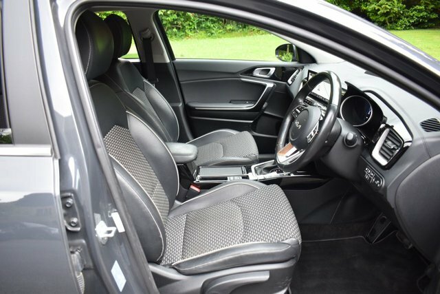 Kia Xceed 1.6 Gdi 8.9Kwh 3 Suv Plug-in Hybrid Dct Grey #6