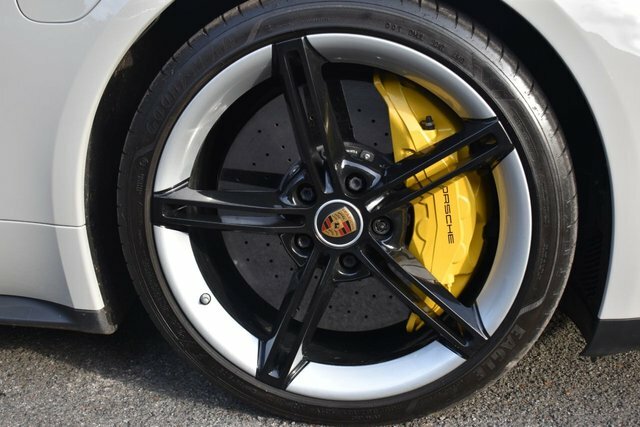 Porsche Taycan Performance Plus 93.4Kwh 4S White #31
