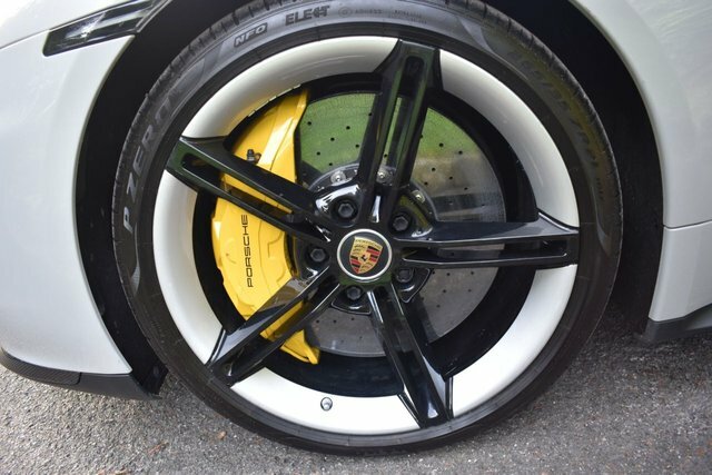 Porsche Taycan Performance Plus 93.4Kwh 4S White #34
