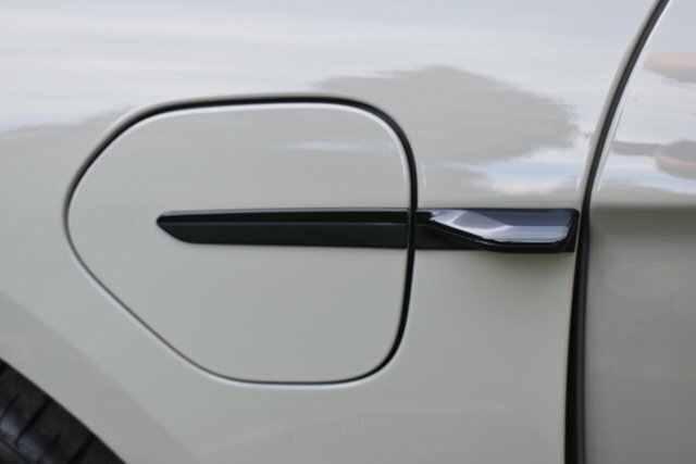Porsche Taycan Performance Plus 93.4Kwh 4S White #35
