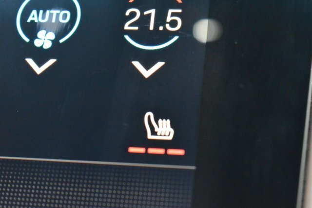 Porsche Taycan Performance Plus 93.4Kwh 4S White #16