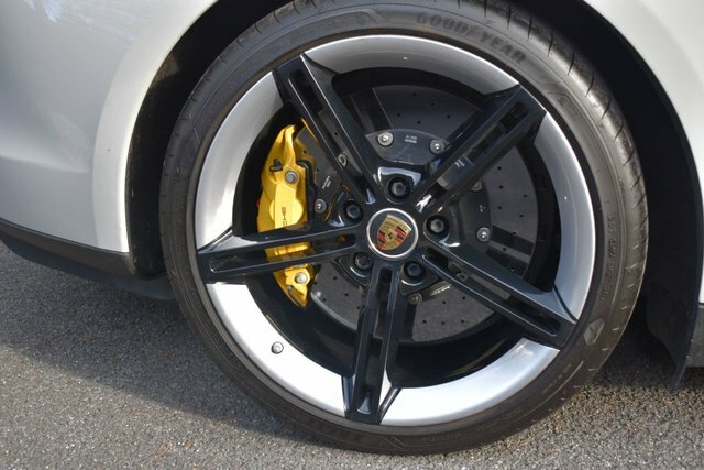Porsche Taycan Performance Plus 93.4Kwh 4S White #32