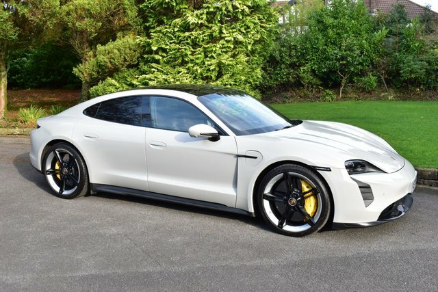 Porsche Taycan Performance Plus 93.4Kwh 4S White #41