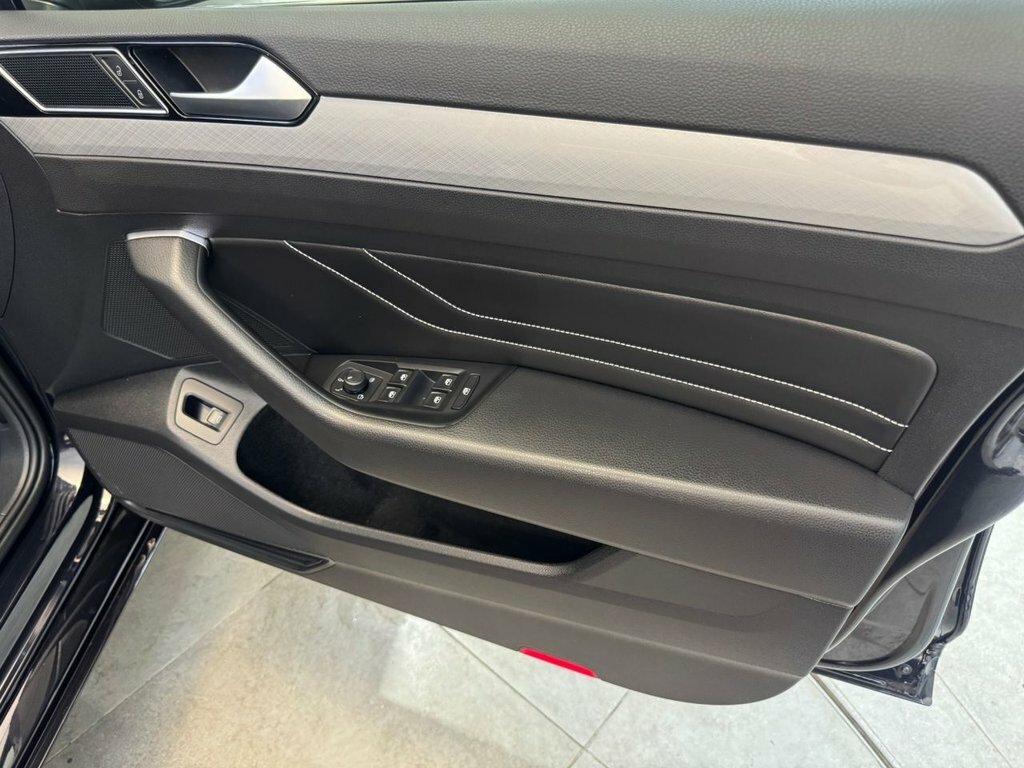 Volkswagen Passat 1.4 Tsi 13Kwh Gte Estate Plug-in Hybrid White #69