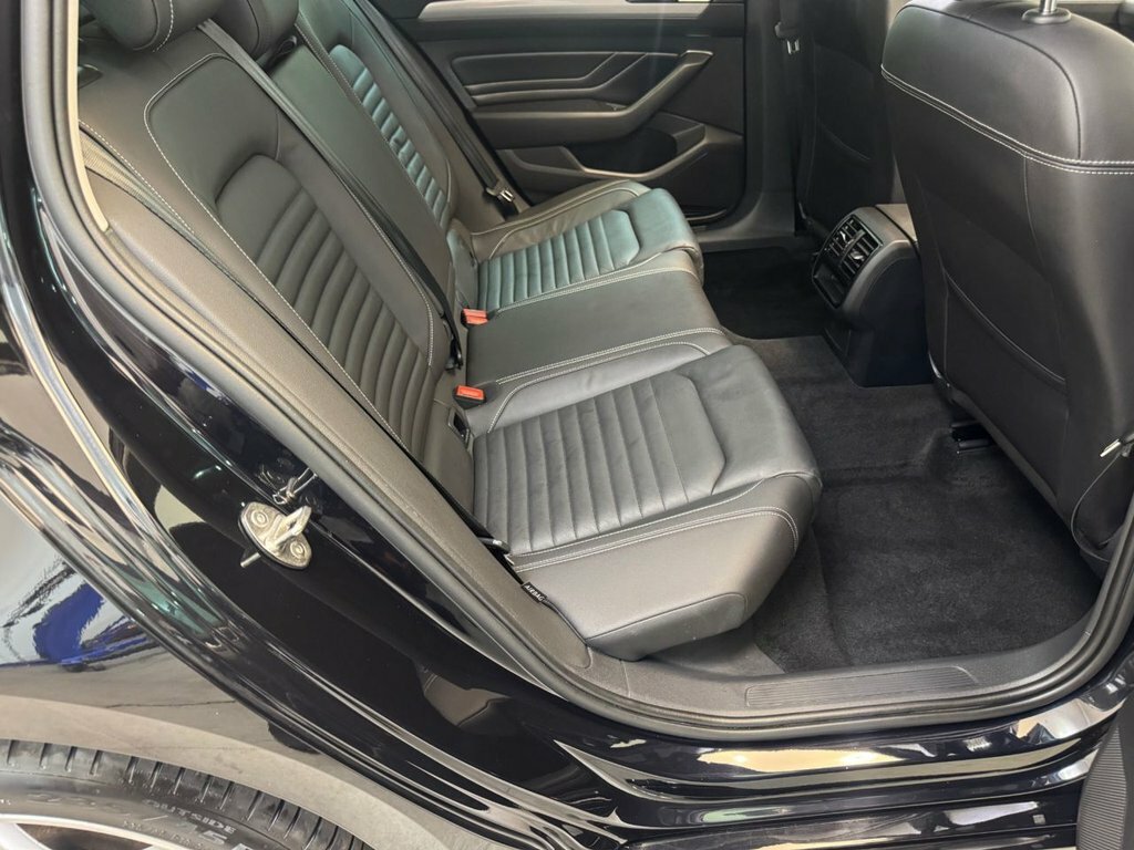 Volkswagen Passat 1.4 Tsi 13Kwh Gte Estate Plug-in Hybrid White #62