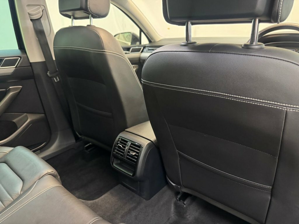 Volkswagen Passat 1.4 Tsi 13Kwh Gte Estate Plug-in Hybrid White #58