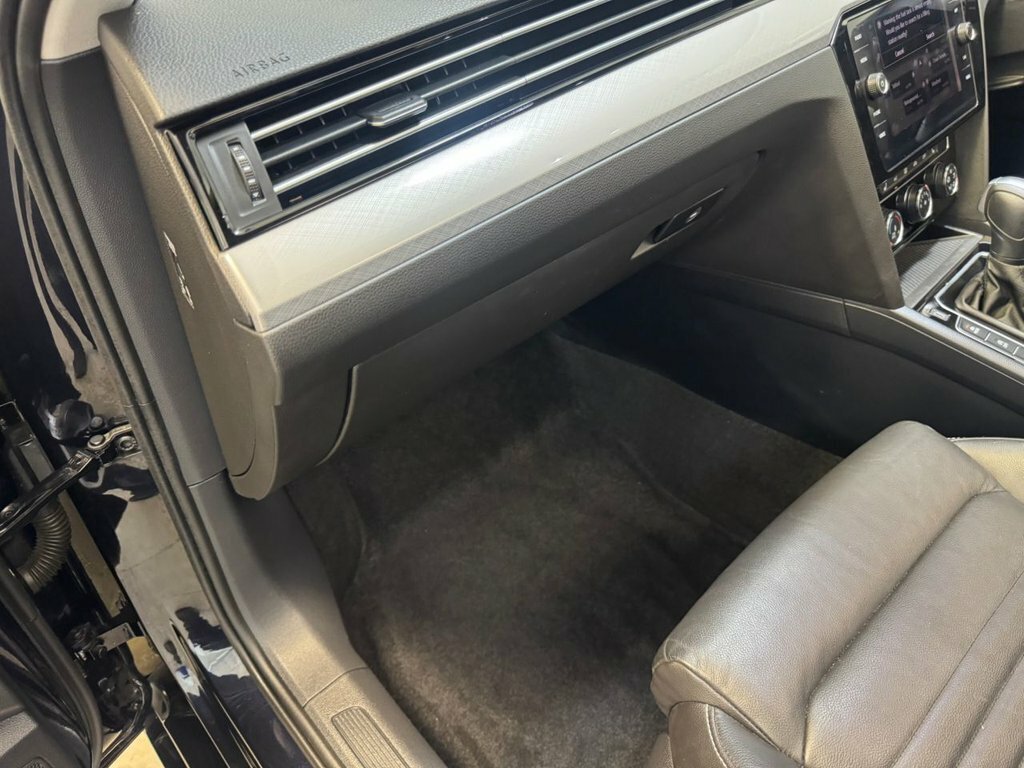 Volkswagen Passat 1.4 Tsi 13Kwh Gte Estate Plug-in Hybrid White #34