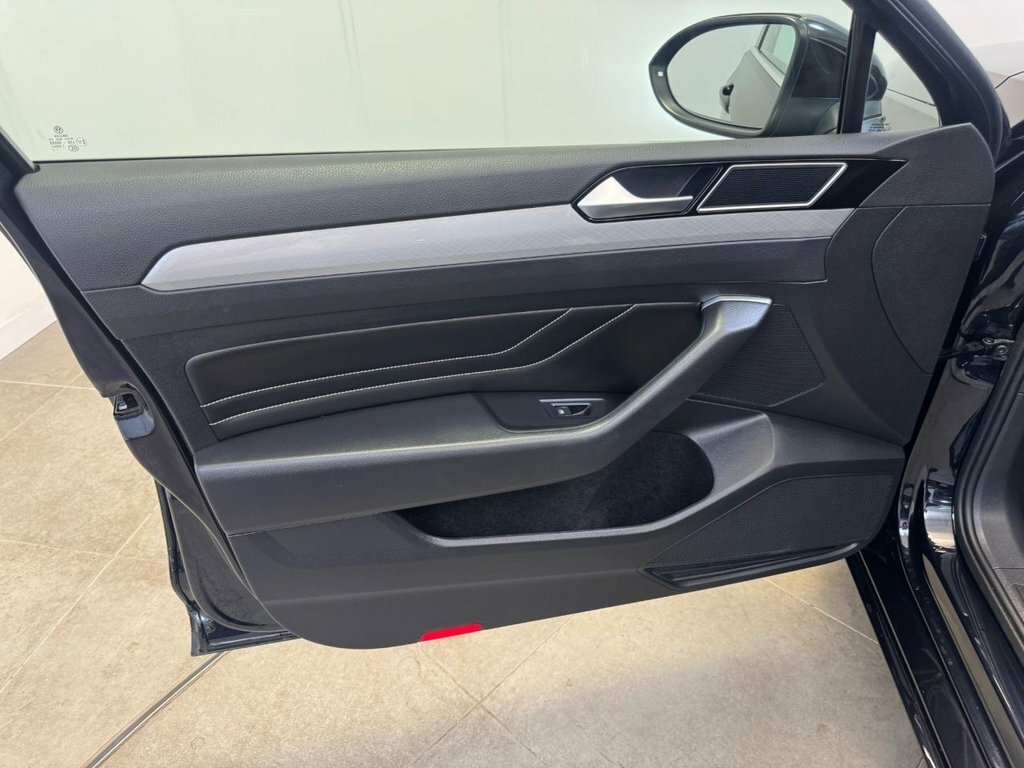 Volkswagen Passat 1.4 Tsi 13Kwh Gte Estate Plug-in Hybrid White #28