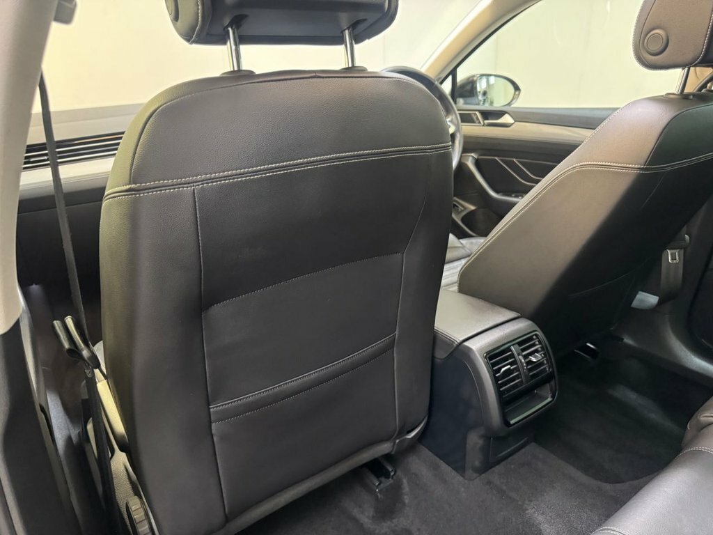Volkswagen Passat 1.4 Tsi 13Kwh Gte Estate Plug-in Hybrid White #35