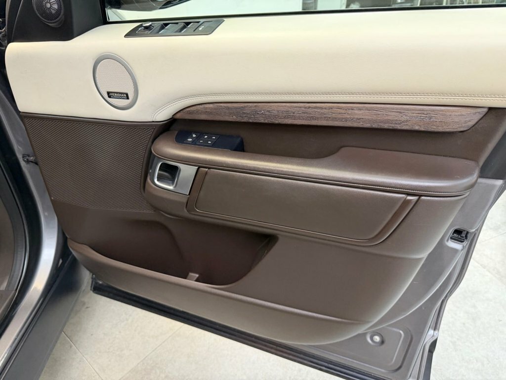 Land Rover Discovery Automatic Blue #40