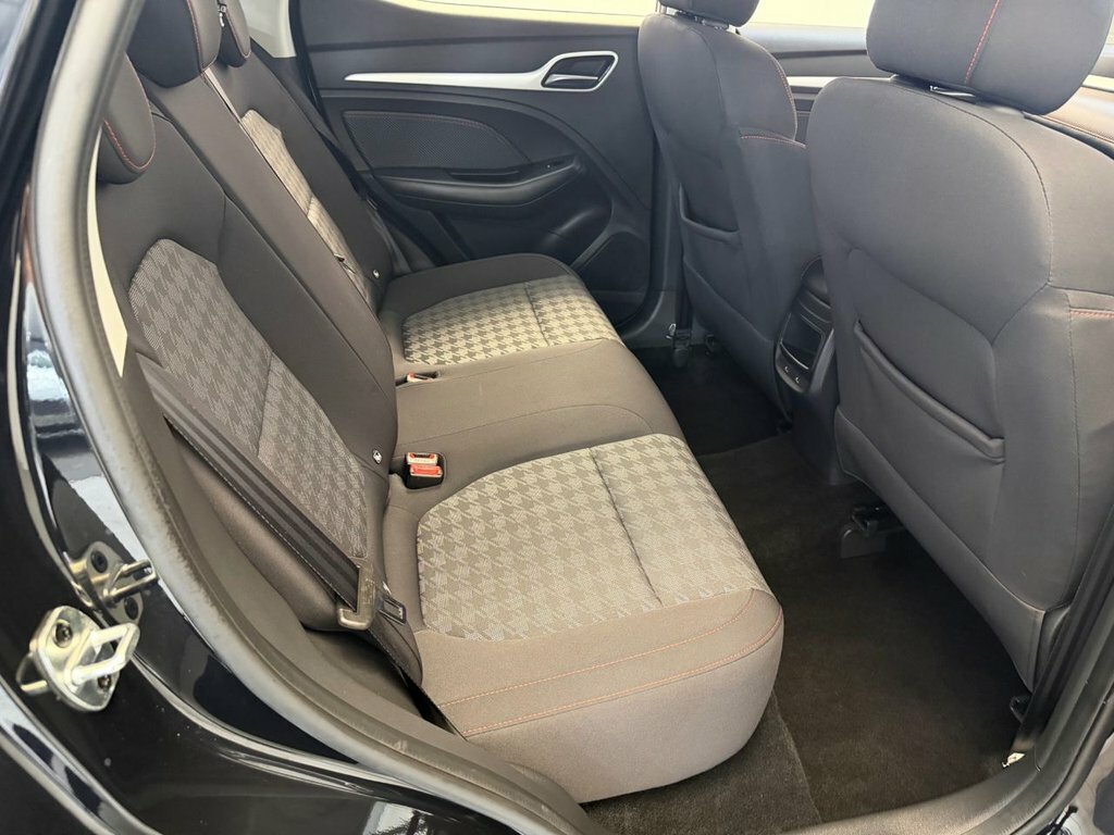 MG ZS 1.5 Hybrid Trophy Red #58