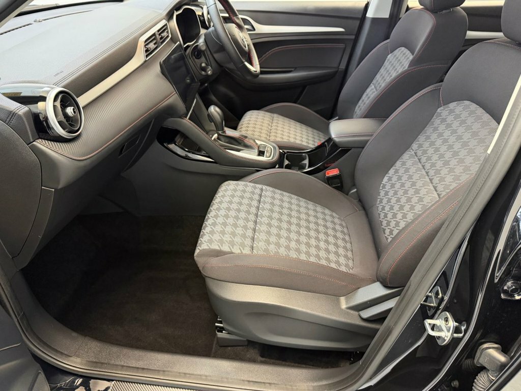 MG ZS 1.5 Hybrid Trophy Red #15