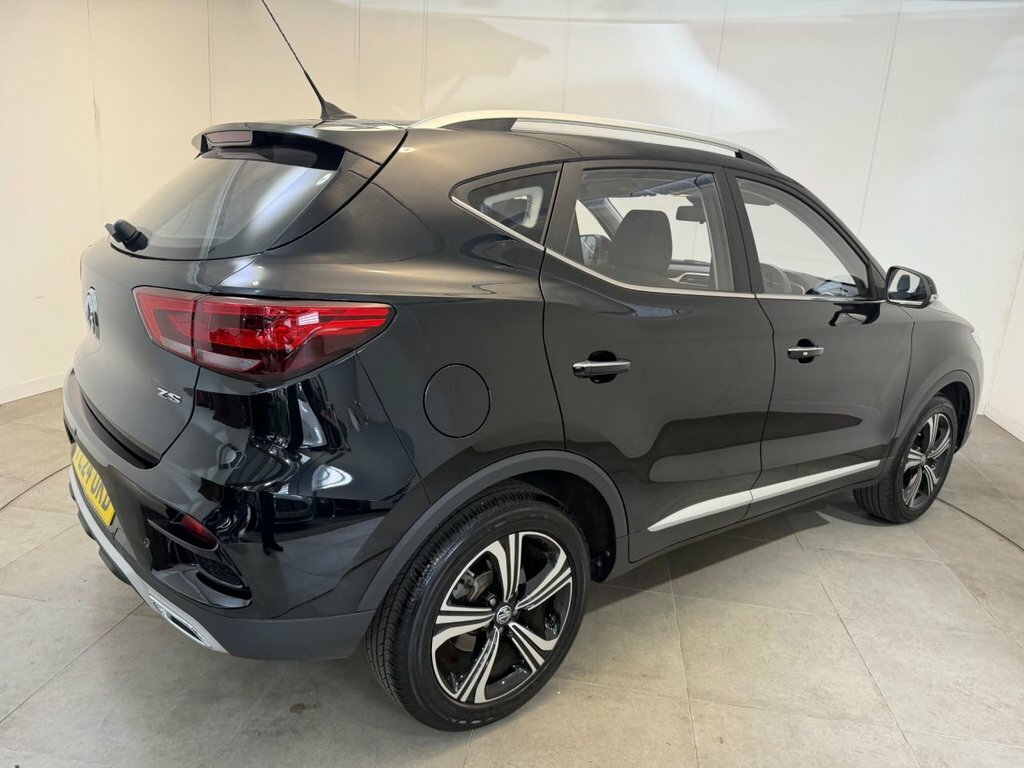 MG ZS 1.5 Hybrid Trophy Red #54