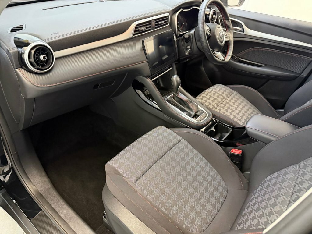 MG ZS 1.5 Hybrid Trophy Red #16