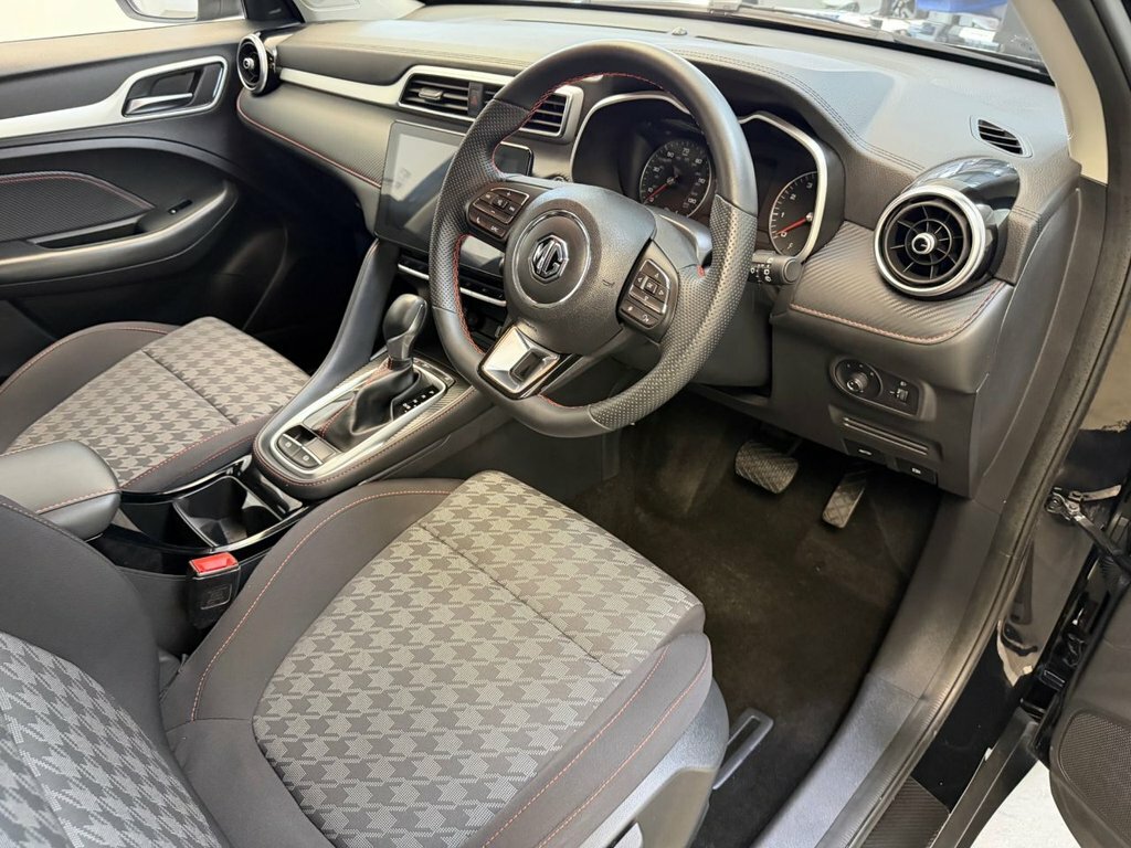 MG ZS 1.5 Hybrid Trophy Red #12