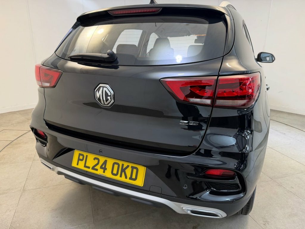 MG ZS 1.5 Hybrid Trophy Red #49