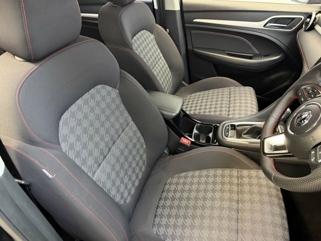 MG ZS 1.5 Hybrid Trophy Red #35