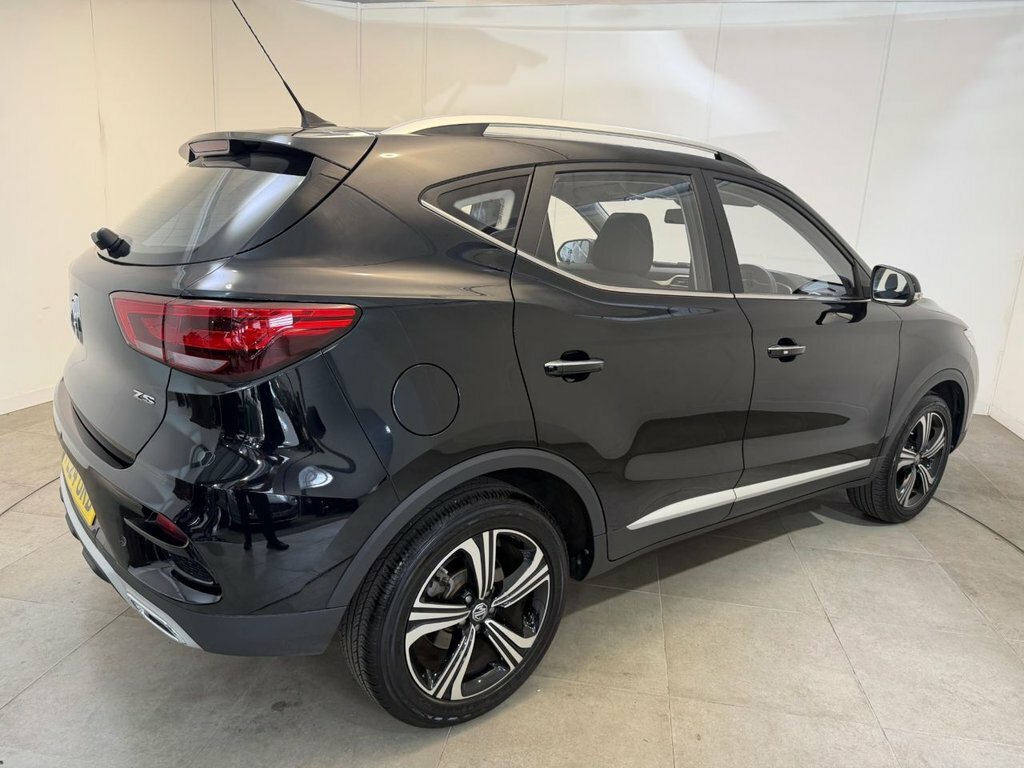MG ZS 1.5 Hybrid Trophy Red #61