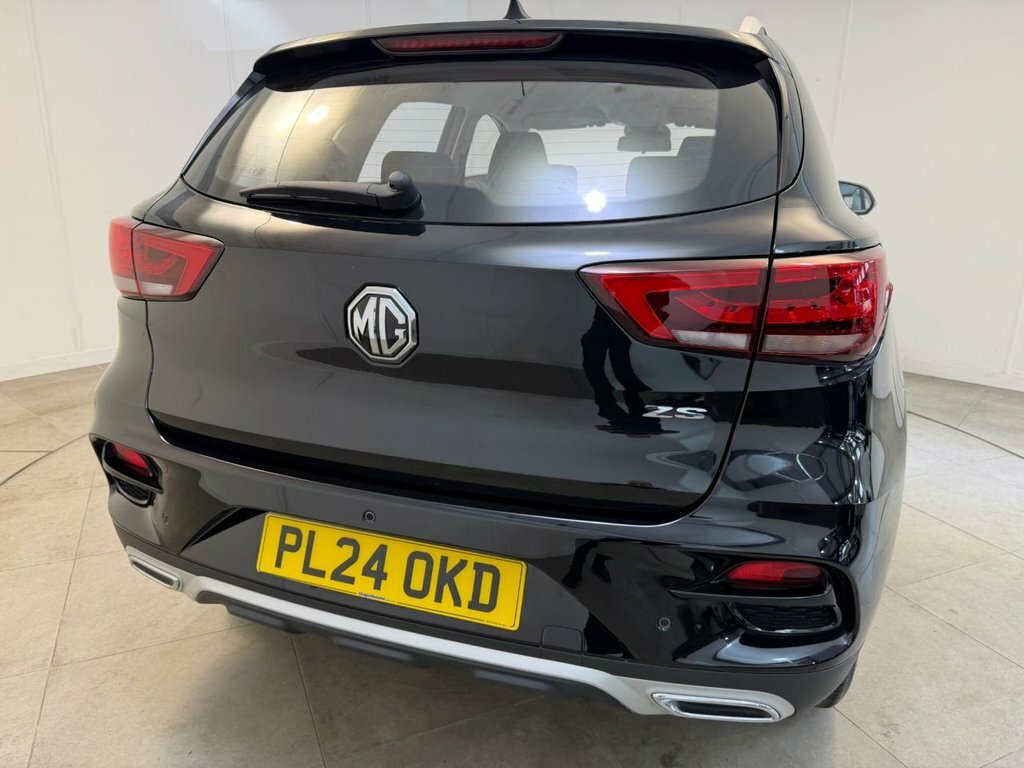 MG ZS 1.5 Hybrid Trophy Red #53