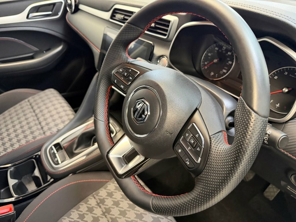 MG ZS 1.5 Hybrid Trophy Red #34