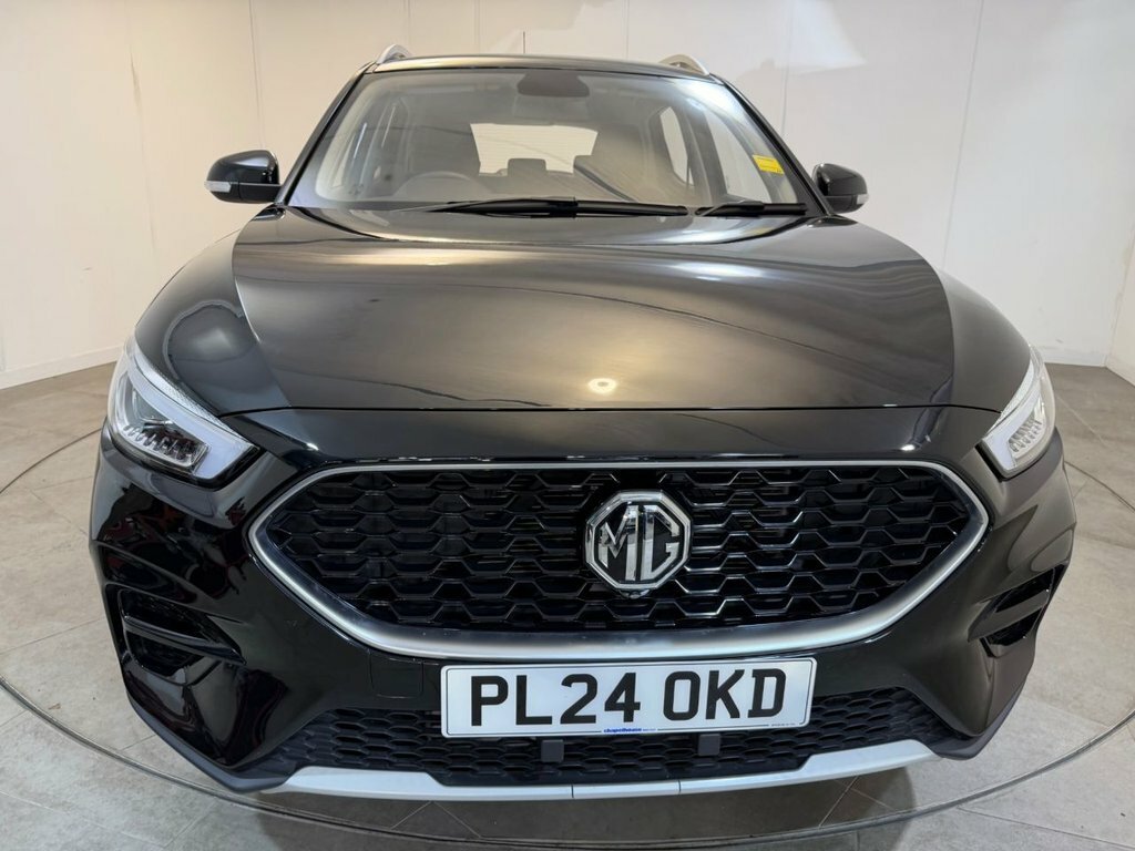 MG ZS 1.5 Hybrid Trophy Red #9