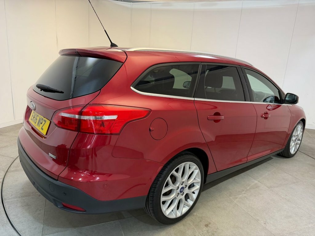 Ford Focus 1L Titanium X Red #5