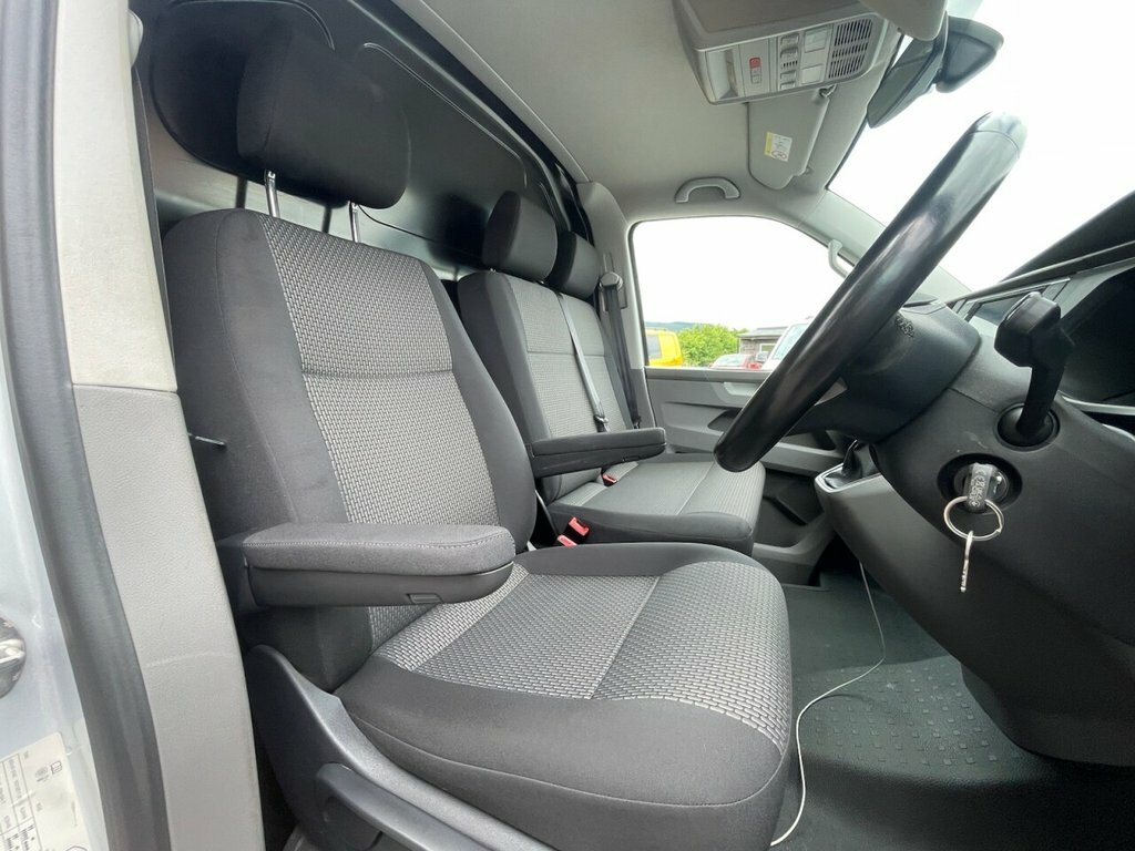 Volkswagen Transporter 2L Highline Silver #2