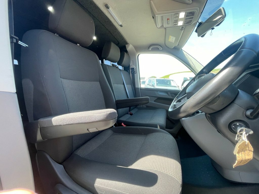 Volkswagen Transporter 2L Highline White #2