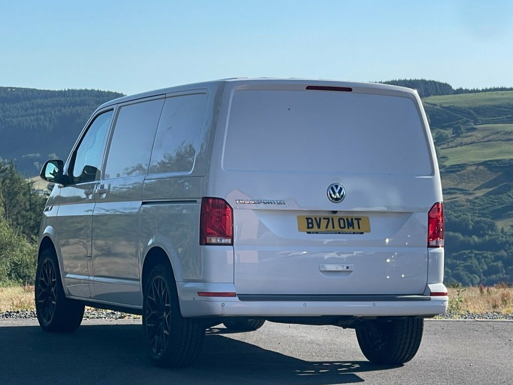 Volkswagen Transporter 2L Highline White #5