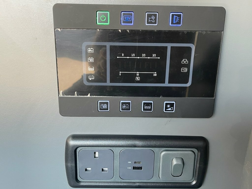 Volkswagen Transporter 2L Startline White #6