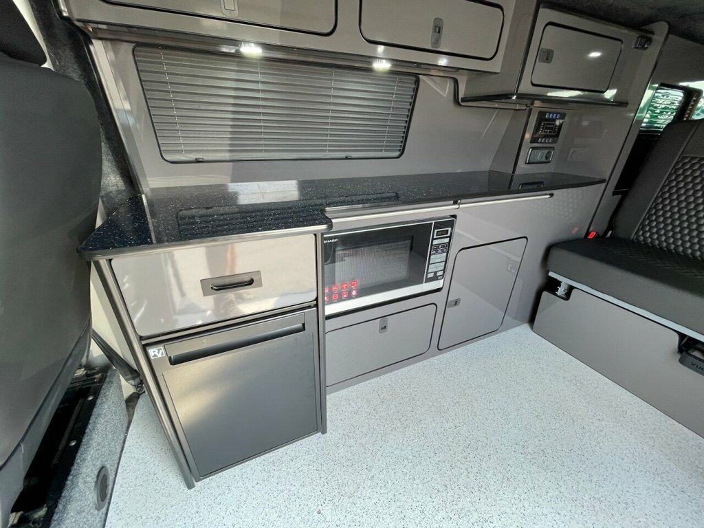 Volkswagen Transporter 2L Highline Grey #2