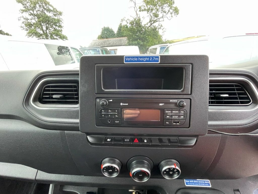 Vauxhall Movano 2.3L Edition White #4