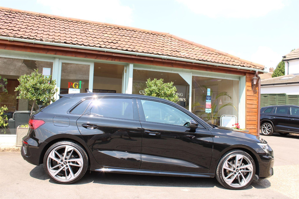 Audi A3 1.5 Tfsi 35 Black Edition Sportback S T #5