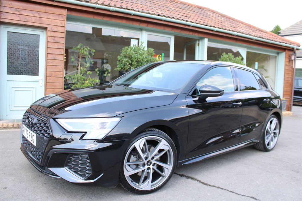 Audi A3 1.5 Tfsi 35 Black Edition Sportback S T #3