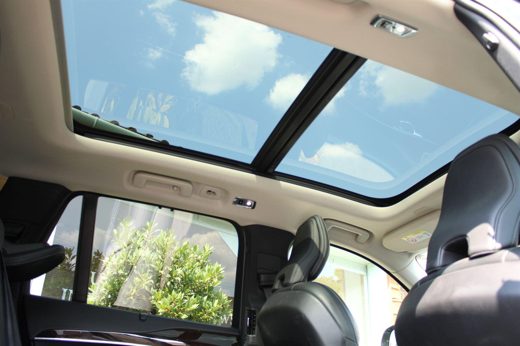 Volvo XC90 R-design Pro B5 Awd White #14