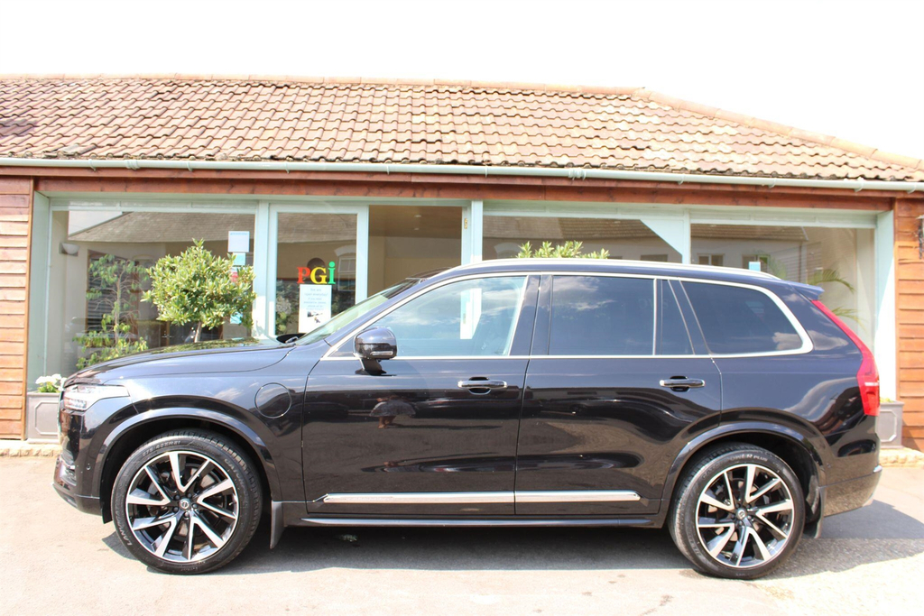 Volvo XC90 R-design Pro B5 Awd White #9