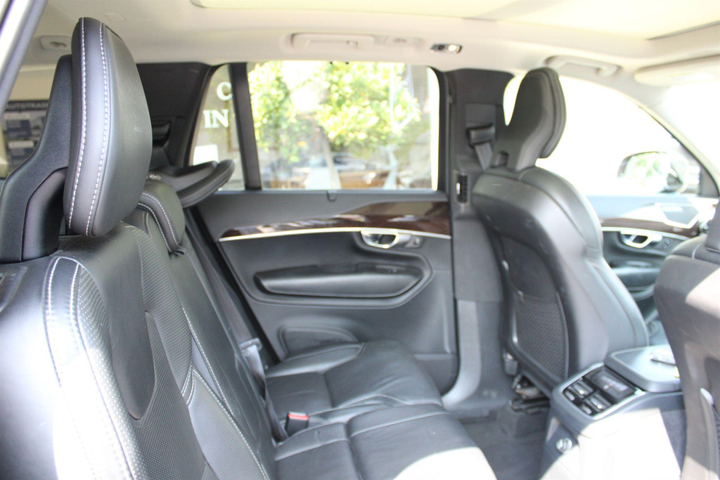 Volvo XC90 R-design Pro B5 Awd White #11