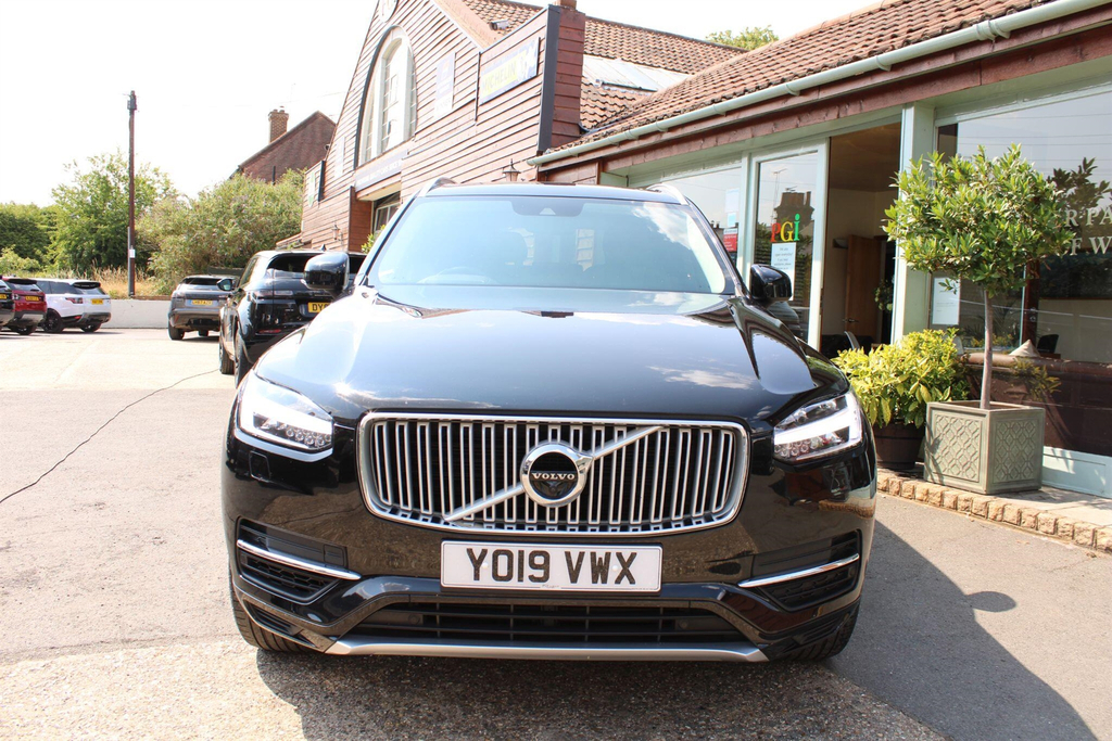Volvo XC90 R-design Pro B5 Awd White #30